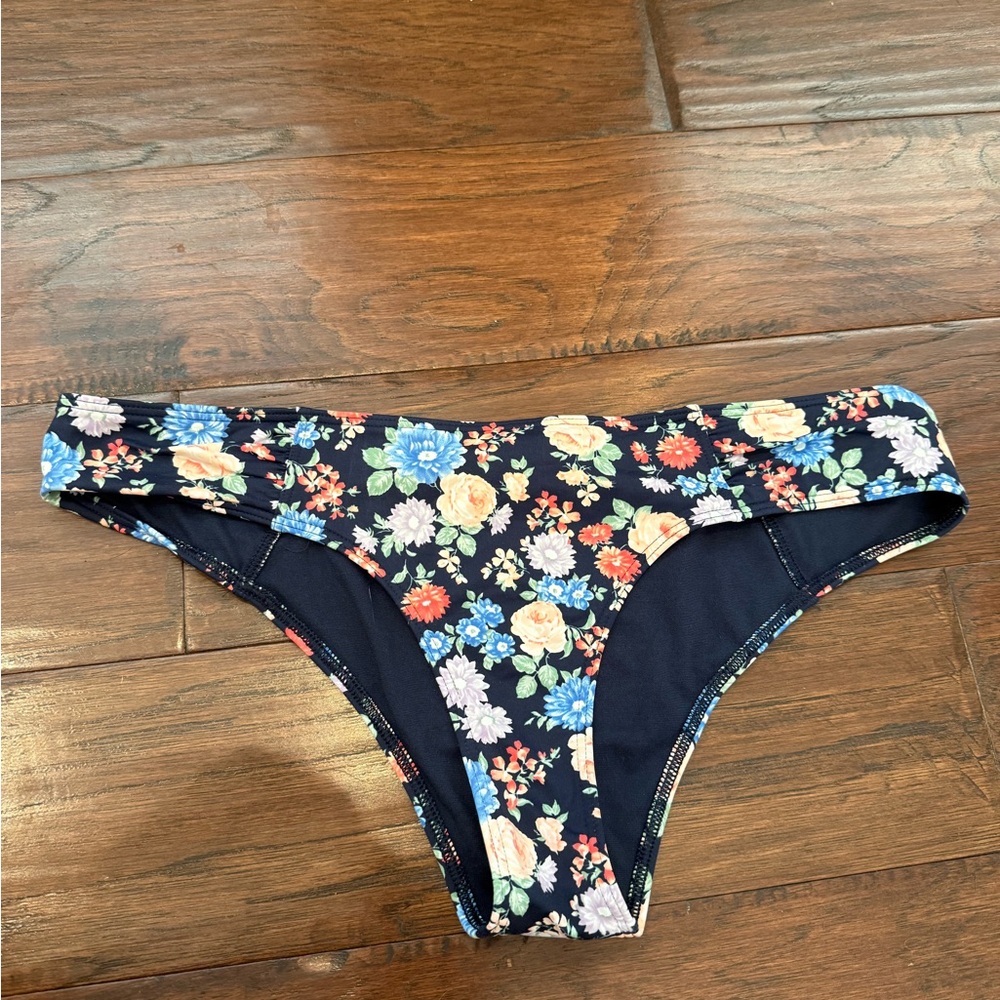 Abercrombie & Fitch Floral Print Bikini Bottom Size Large